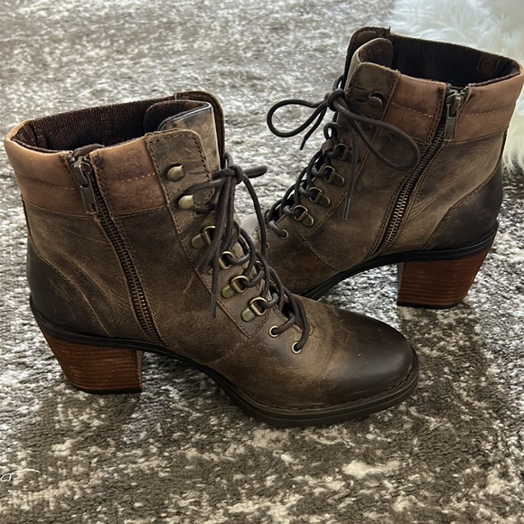 Born Descent Hiker Bootie size 9 - Picture 6 of 14